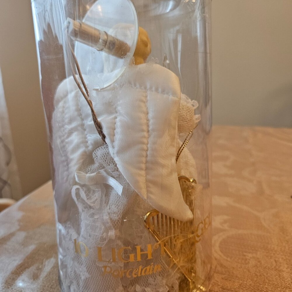Vintage Light up Angel Tree Topper - Picture 4 of 10